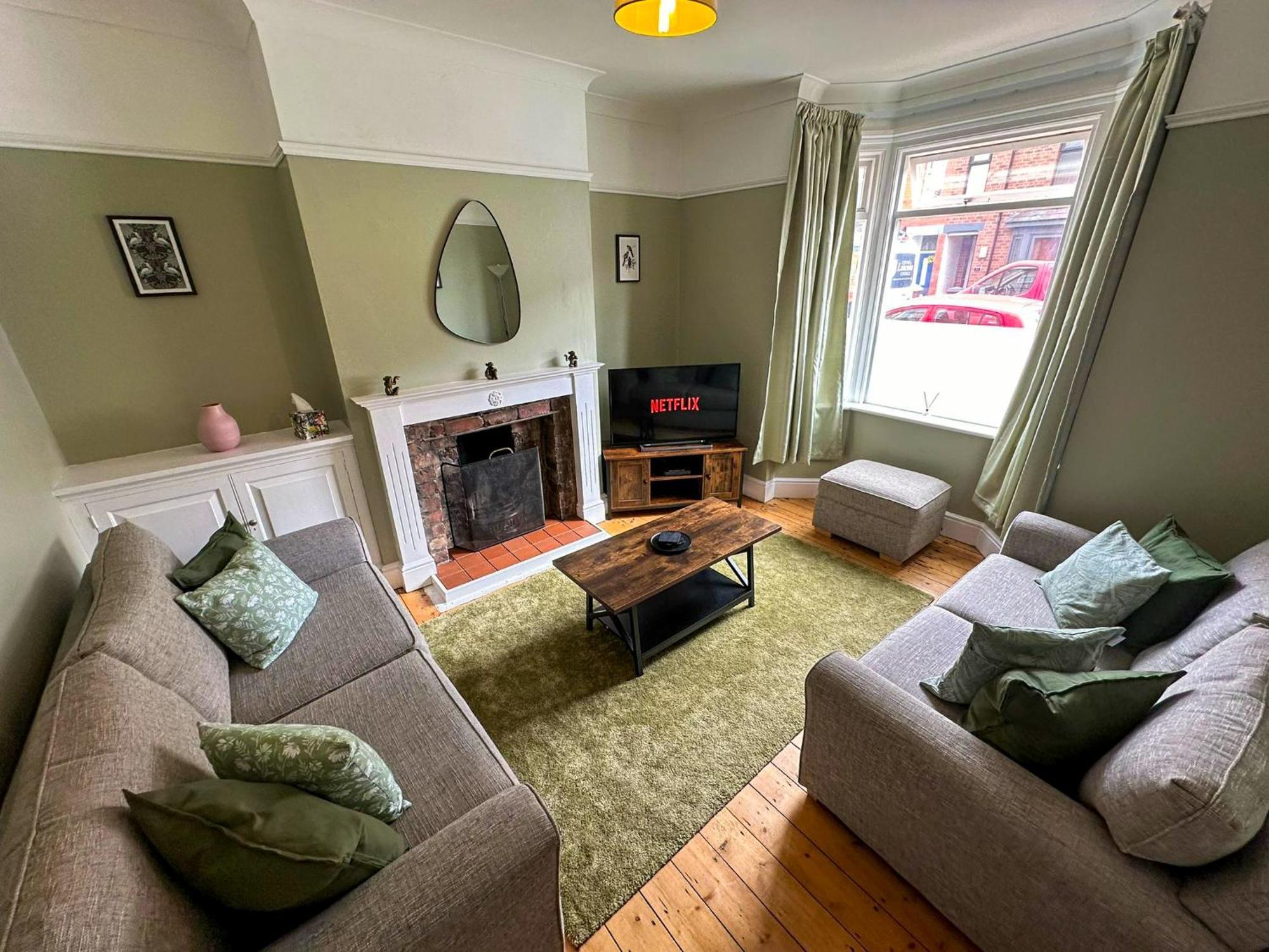 Cecil House - Stylish 2-Bed, Sleeps 5 Guests, Free Parking, Close To Cathedral, Bars & Restaurants Lincoln Exterior foto